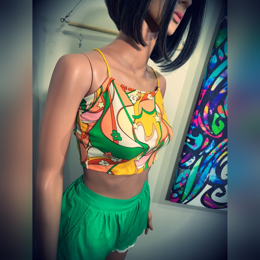 Love J Multicolor Vintage Y2k Spaghetti Strap Crop Top Size Large NWOT
